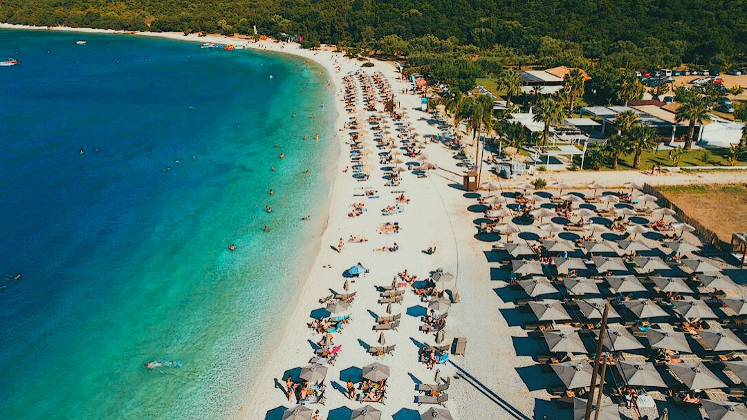 The beach | Acron Antisamos Beach Bar & Restaurant at Kefalonia, Greece